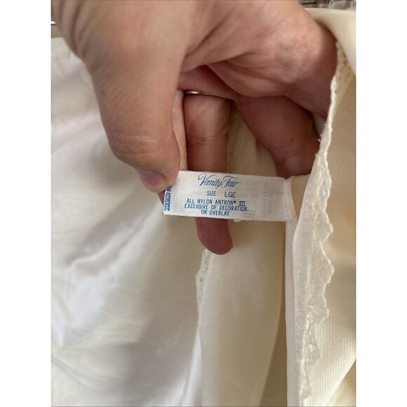 Vintage Vanity Fair Nylon Slip Skirt L Nude Lace Trim Elastic Waist Lingerie - Picture 4 of 5